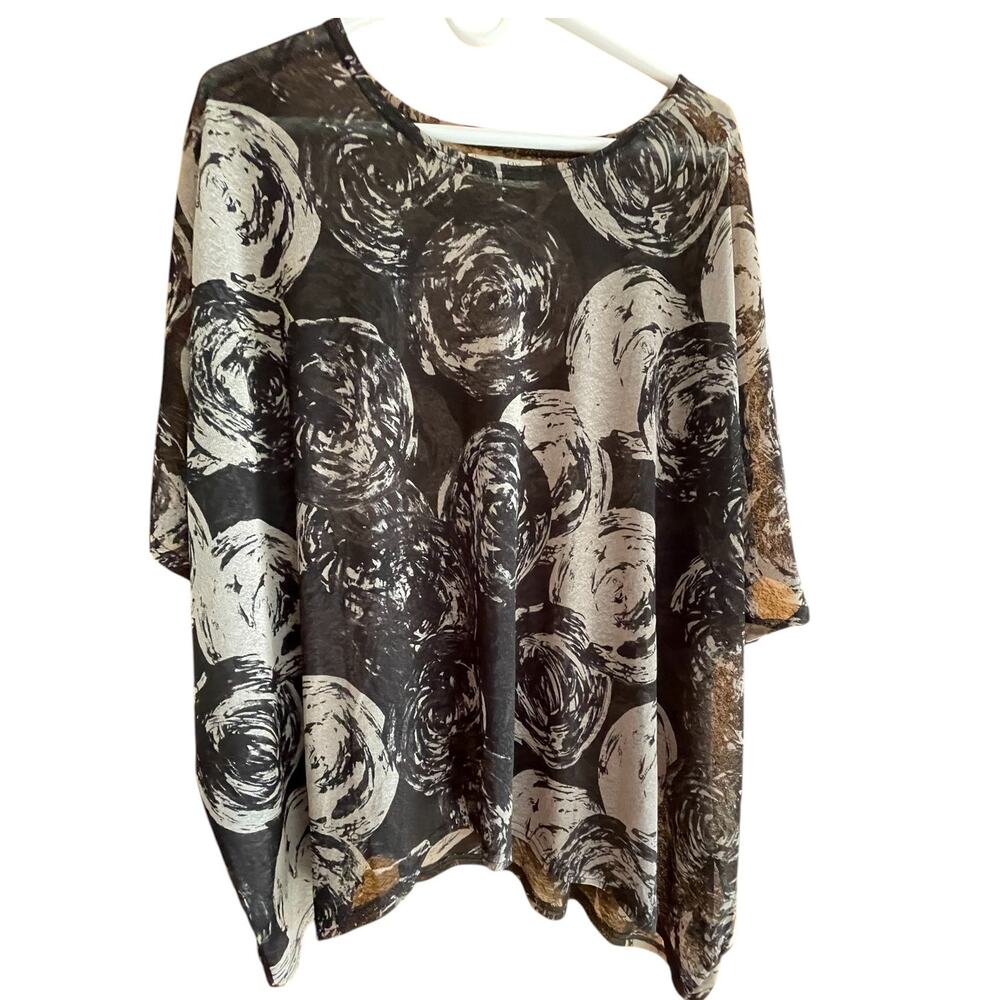 Mizumi Black and White Blouse